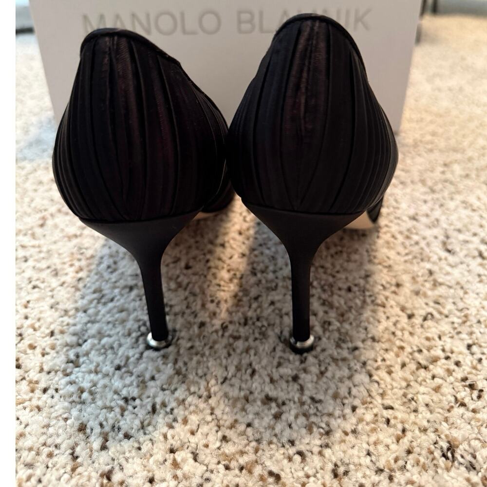 NIB Manolo Blanhnik Hangisi Pump in Black Pleated Satin, size 37.5, heel 90 mm - Picture 8 of 13